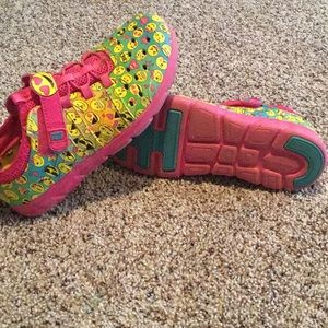 Emoji stride rite shoes